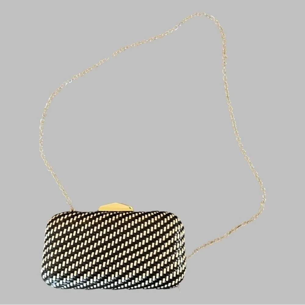 SONDRA ROBERT Clutch Purse